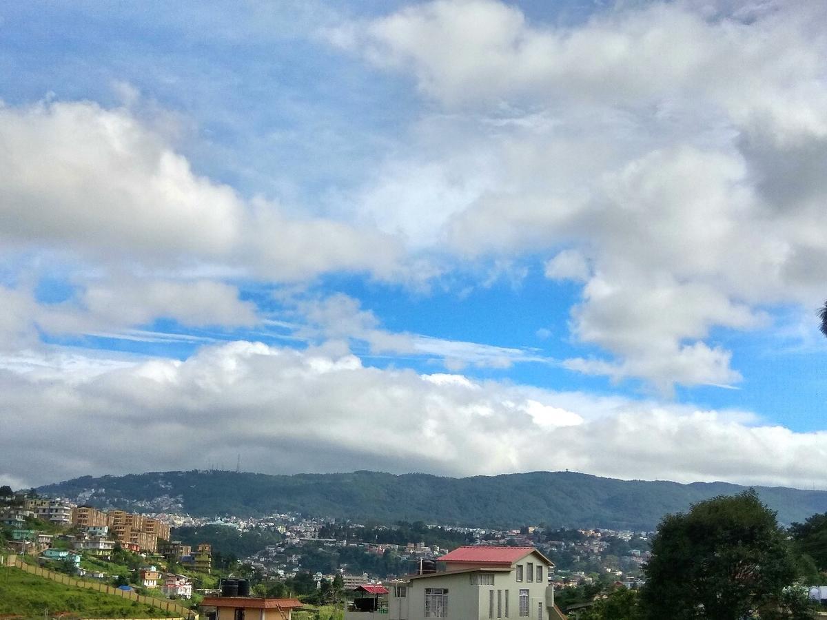 Latei Ville Inn Shillong Eksteriør billede